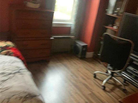 3rd image of 11715 143rd St