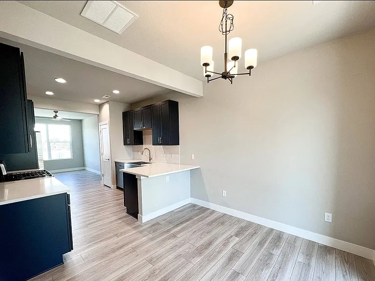 888 S Valentia St — Photo 19