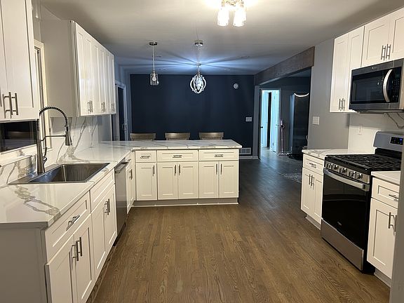 2nd image of 2299 Saratoga Dr