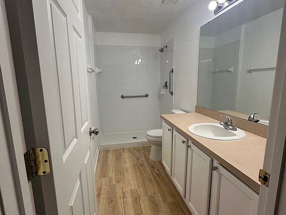 5th image of 1205 W 6th St
