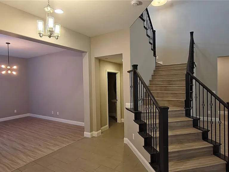 2868 Josephine Dr — Photo 7