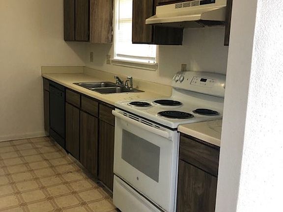 3rd image of 309 Vieux Orleans Cir APT C