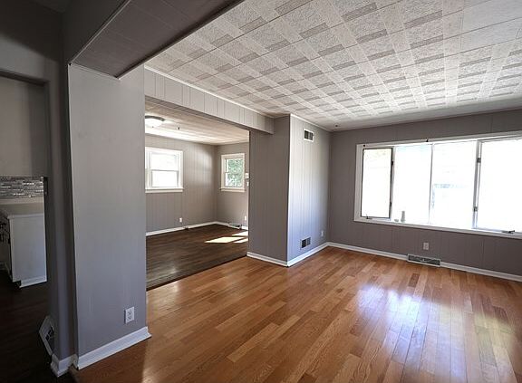 4th image of 24 166th Pl