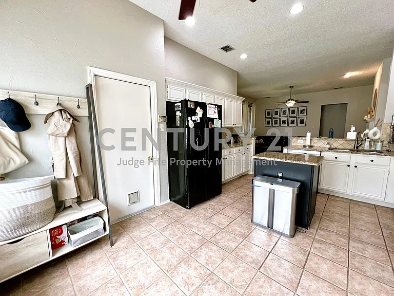11413 Huntington Rd — Photo 21