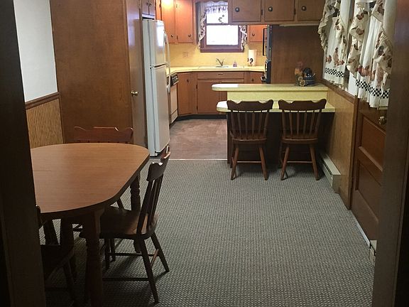 Dining room with bar inset