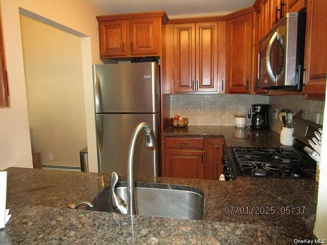 28 Lexington Hl #6 — Photo 3