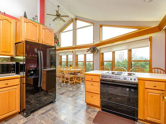 3rd image of 10907 Cannon Hill Dr