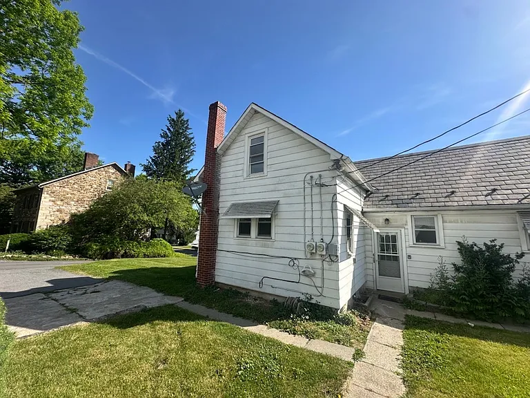 418 Main St — Photo 9