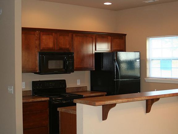 2nd image of 3105 SW Windrift Ave #B