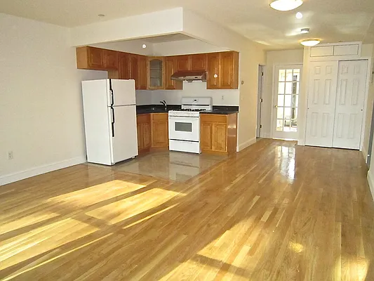 Rented by City Connections Realty | media 16