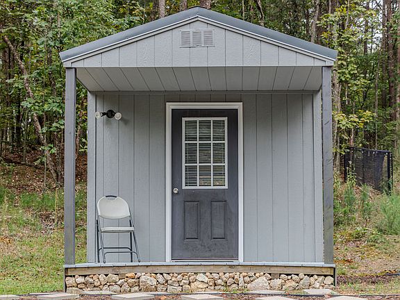 5th image of 1241 Henderson Cir