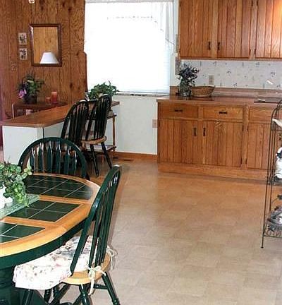 5th image of 824 Barkins Ave