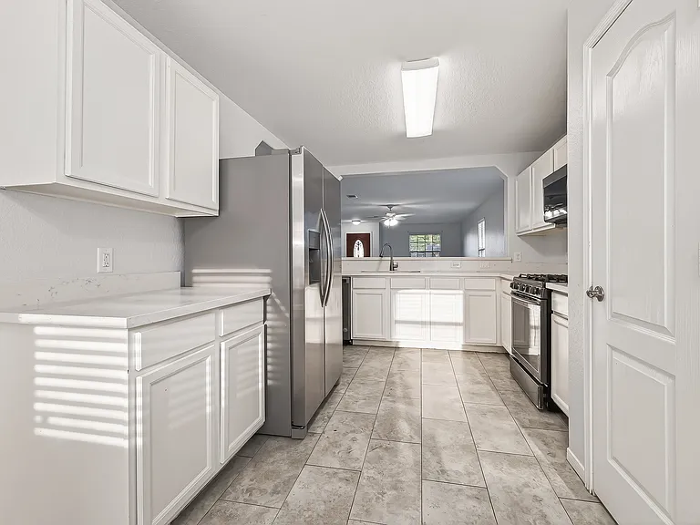 2731 Roaring Oaks Ln — Photo 6