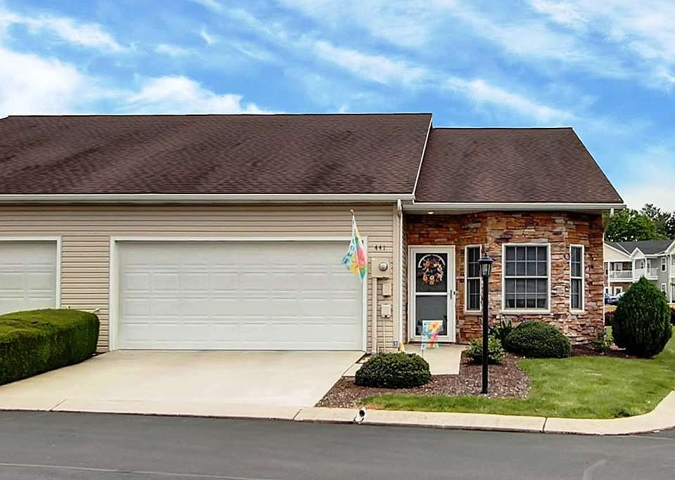 2nd image of 441 Parkview Ln
