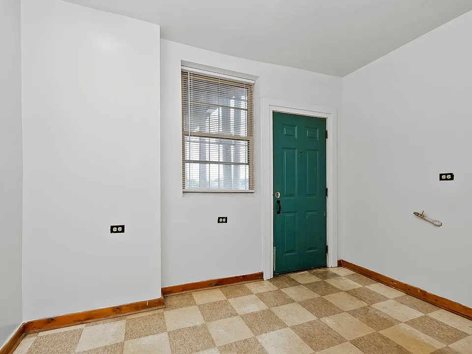 6400-02 S Troy St #3135-39