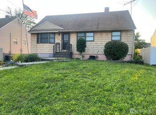 166 Bedford Ave, Iselin, NJ 08830