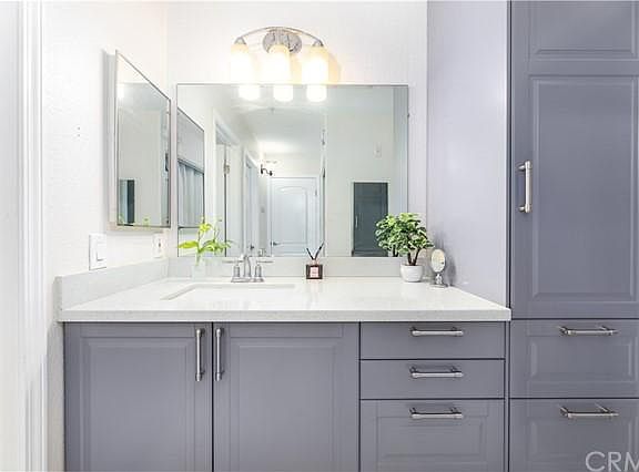 4th image of 13133 Le Parc Unit 201
