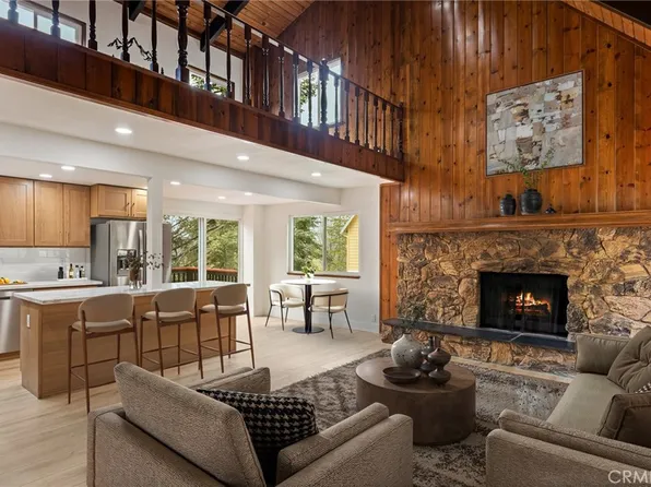 1076 Grass Valley Rd, Lake Arrowhead, CA 92352