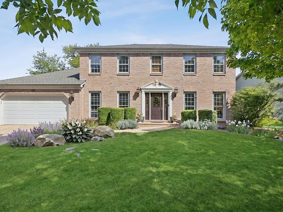 1st image of 381 Prairie Knoll Dr