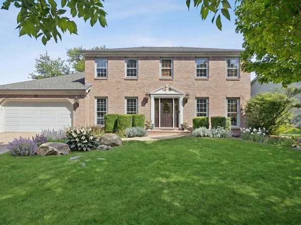381 Prairie Knoll Dr, Naperville, IL 60565