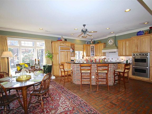 2nd image of 1831 Hidden Oaks Dr