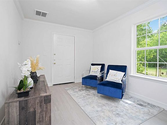 3rd image of 4505 Kress St #B