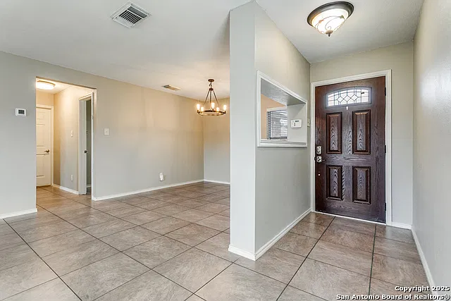 3 bed, 2.5 bath, 1698 sqft, $2,150 — Photo 3