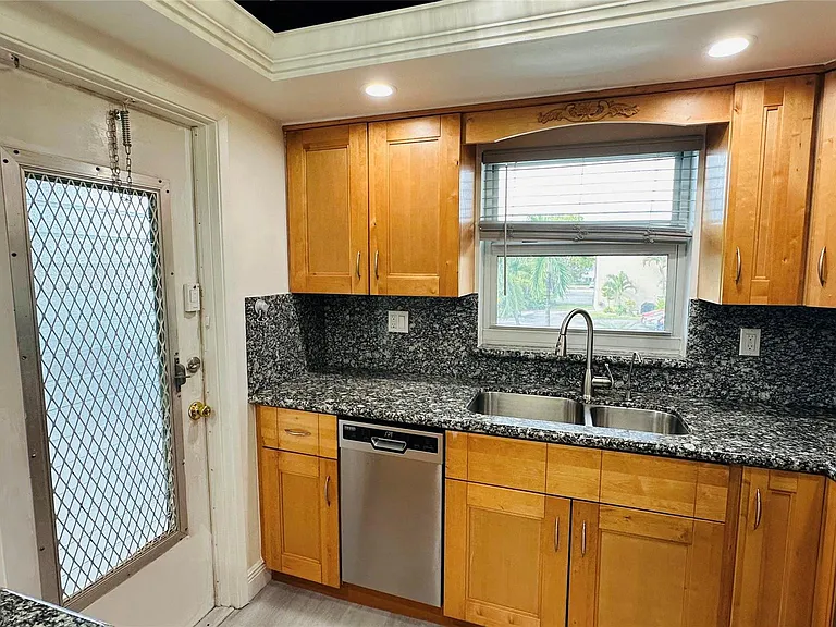 651 Pine Dr — Photo 14