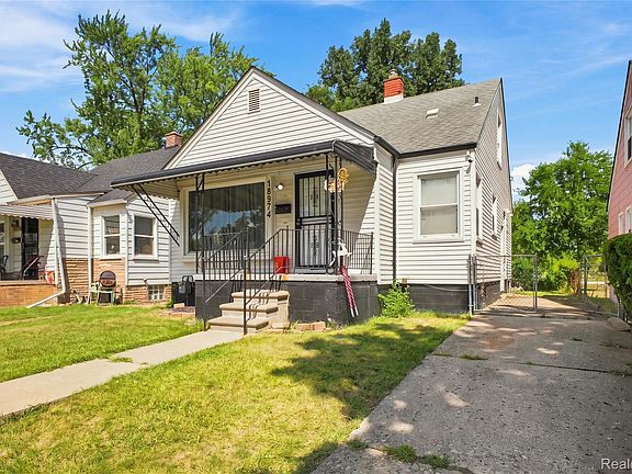 3rd image of 18974 Dale St