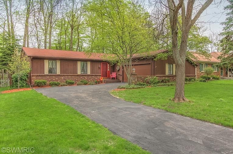 1st image of 2141 Bayham Dr SE