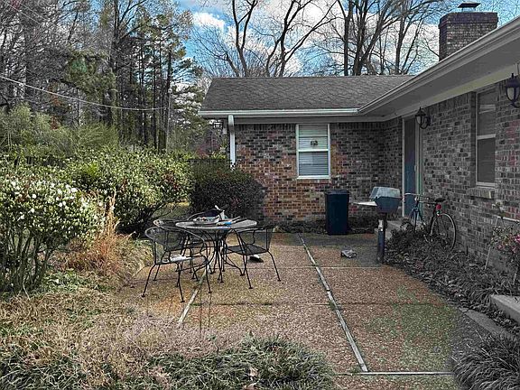 2nd image of 1430 Chestnut St