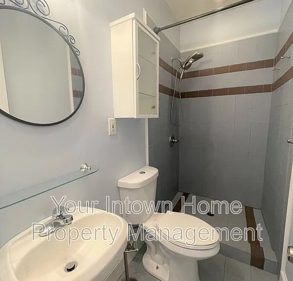639 Somerset Ter NE — Photo 16