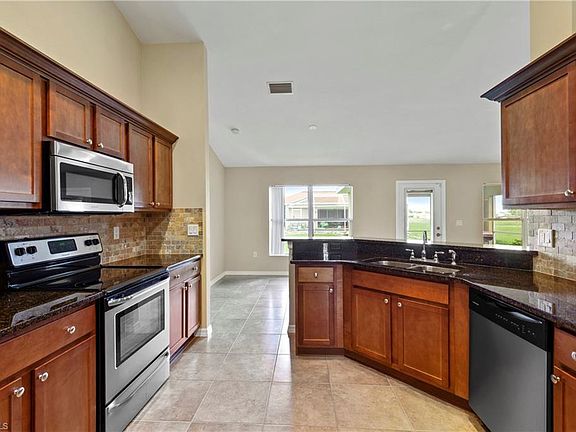 5th image of 1106 NE 4th Pl