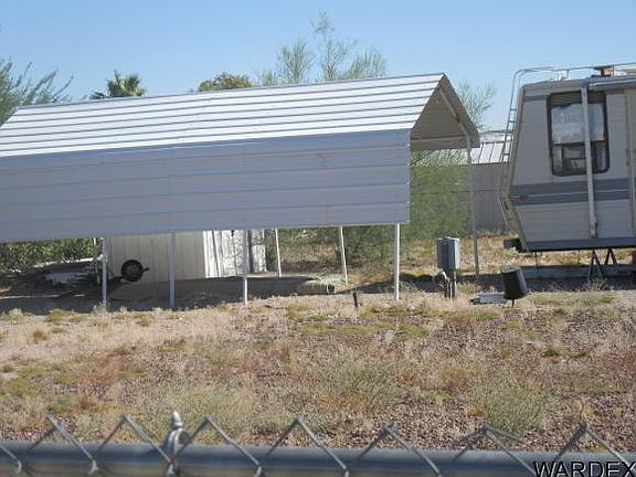 4th image of 706 Emerald Dr