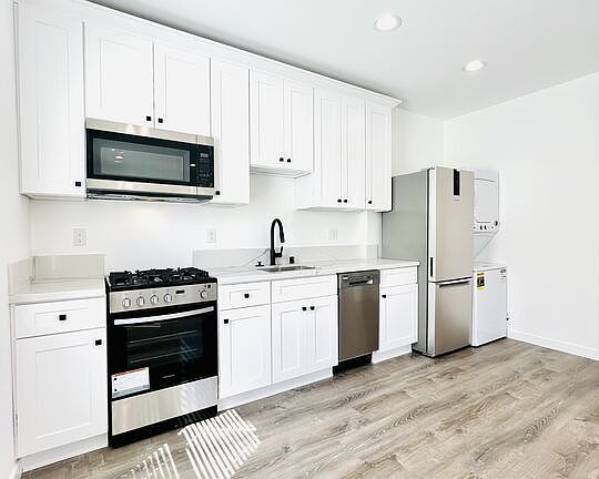 4th image of 285 1/2 W Montecito Ave