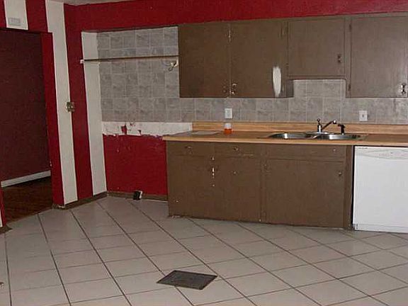4th image of 2036 Idlewild Dr