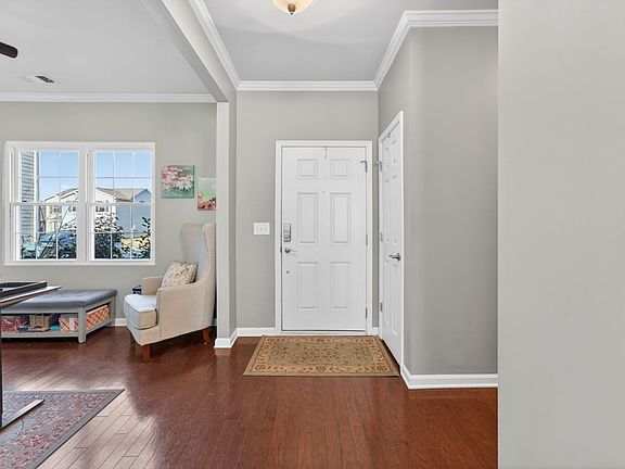 4th image of 515 Rock Island Way