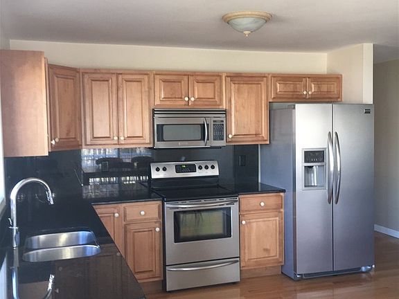 4th image of 102 Forest Hill Way #51
