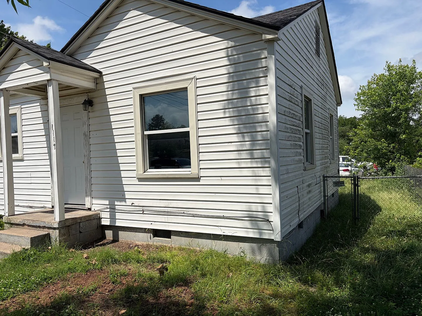 2 Bedroom and 1 Bathroom House — Photo 3