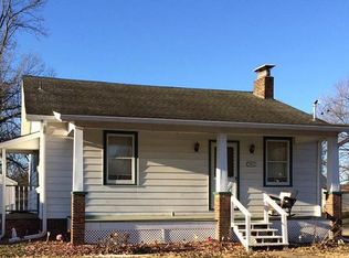 1325 Dewey St, Belleville, IL 62221