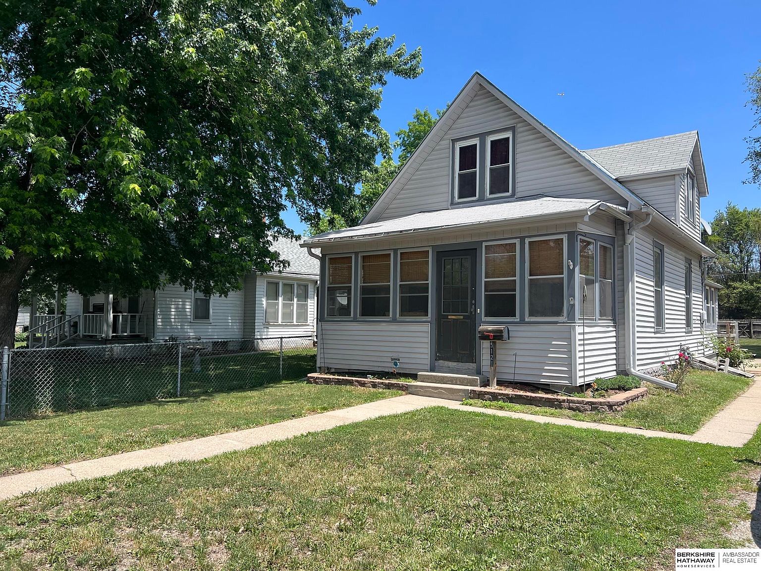 5121 N 17th St, Omaha, NE 68110 | Zillow