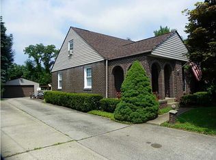 185 Central Ave, North Versailles, PA 15137