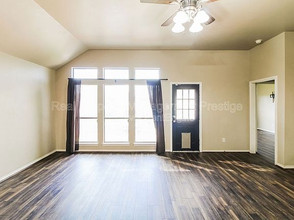 5th image of 867 Sierra Brook Ln
