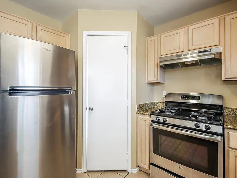 2610 Heatherknoll Dr — Photo 8