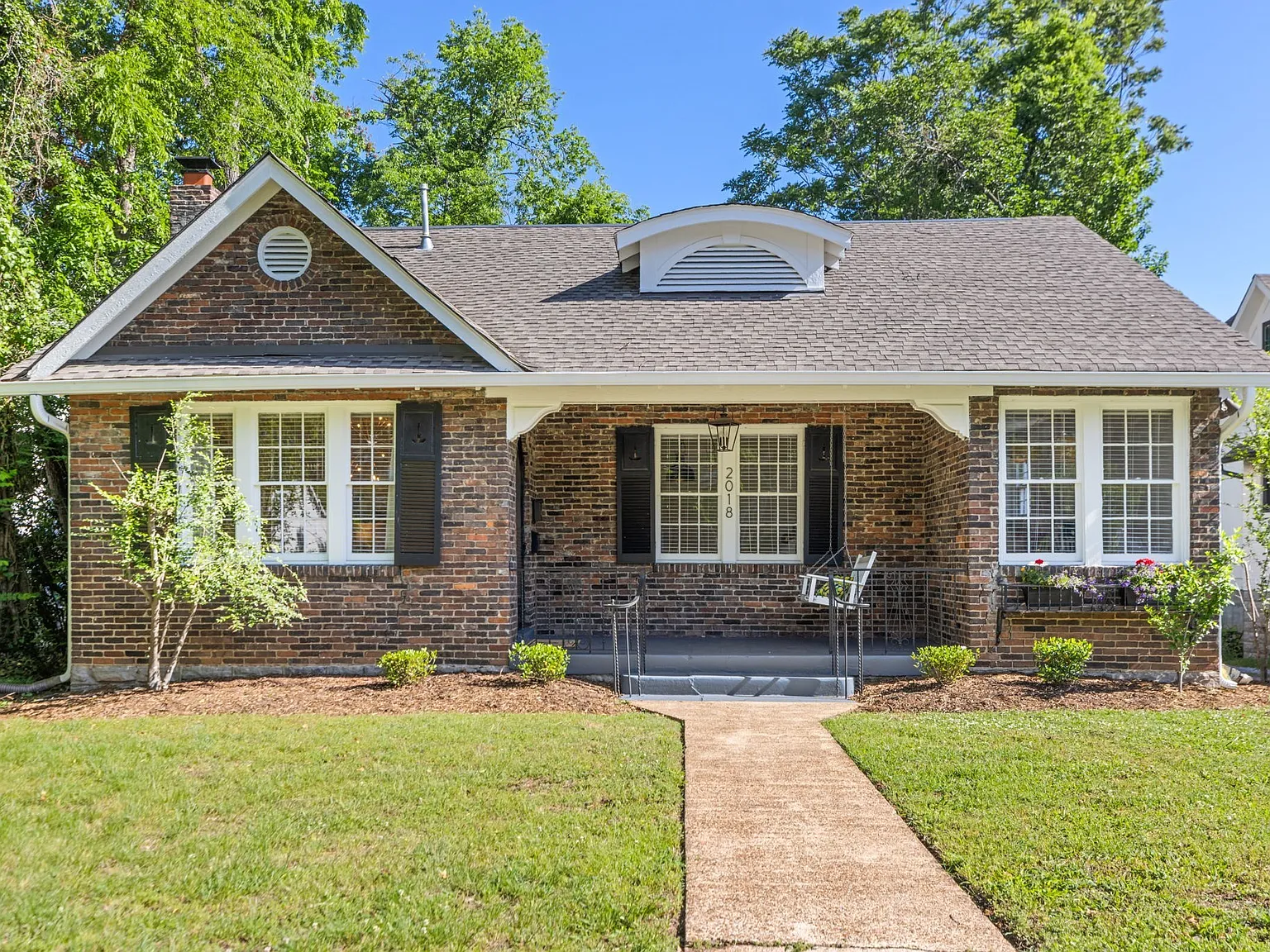 3 bed, 1.0 bath, 1650 sqft, $2,800 — Photo 2