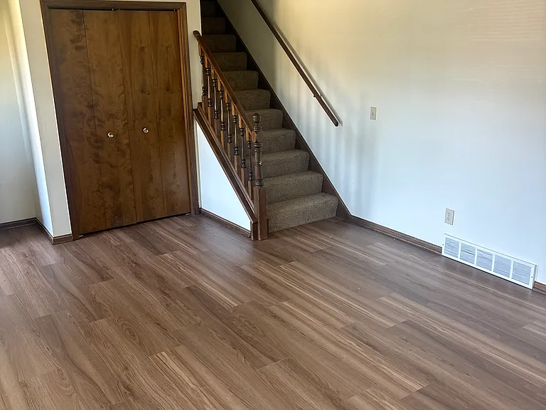 1227 Suffield Cir NW — Photo 5