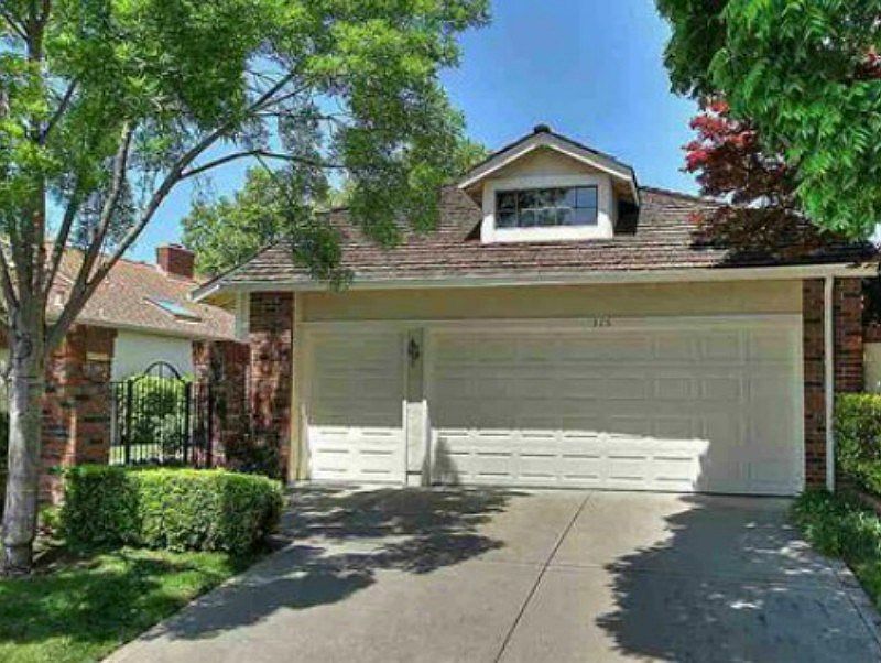 1st image of 326 Jacaranda Dr