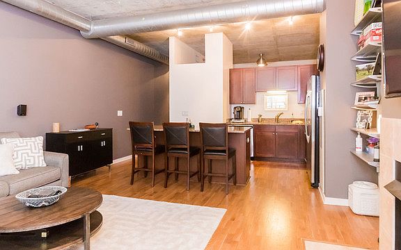 5th image of 700 N Larrabee St APT 1204