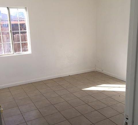 4th image of 24706 Hilton Dr