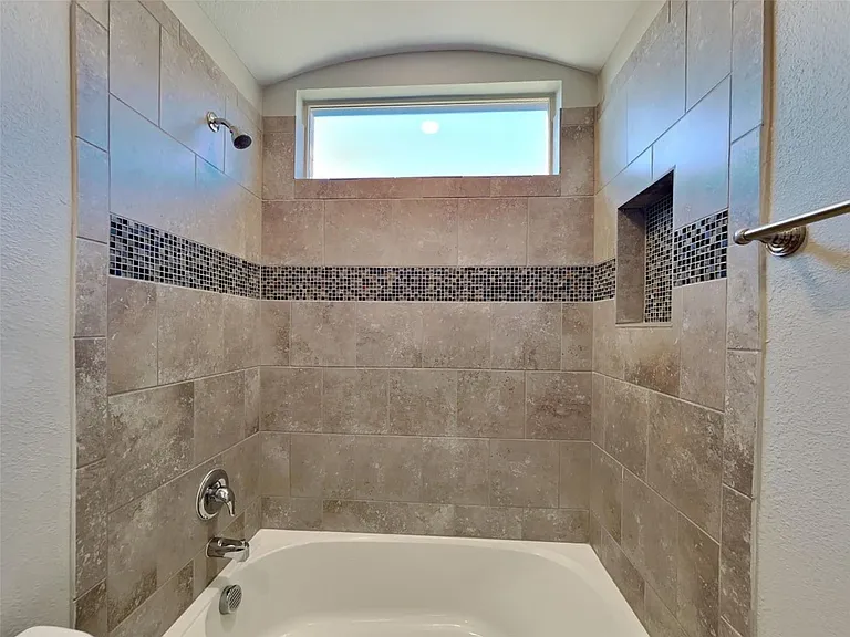 9329 Belle River Trl — Photo 19